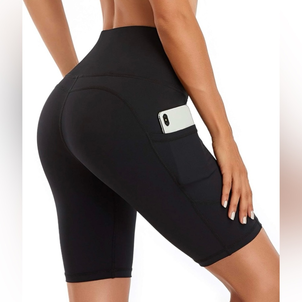 Oalka Yoga Shorts - Picture 2 of 10